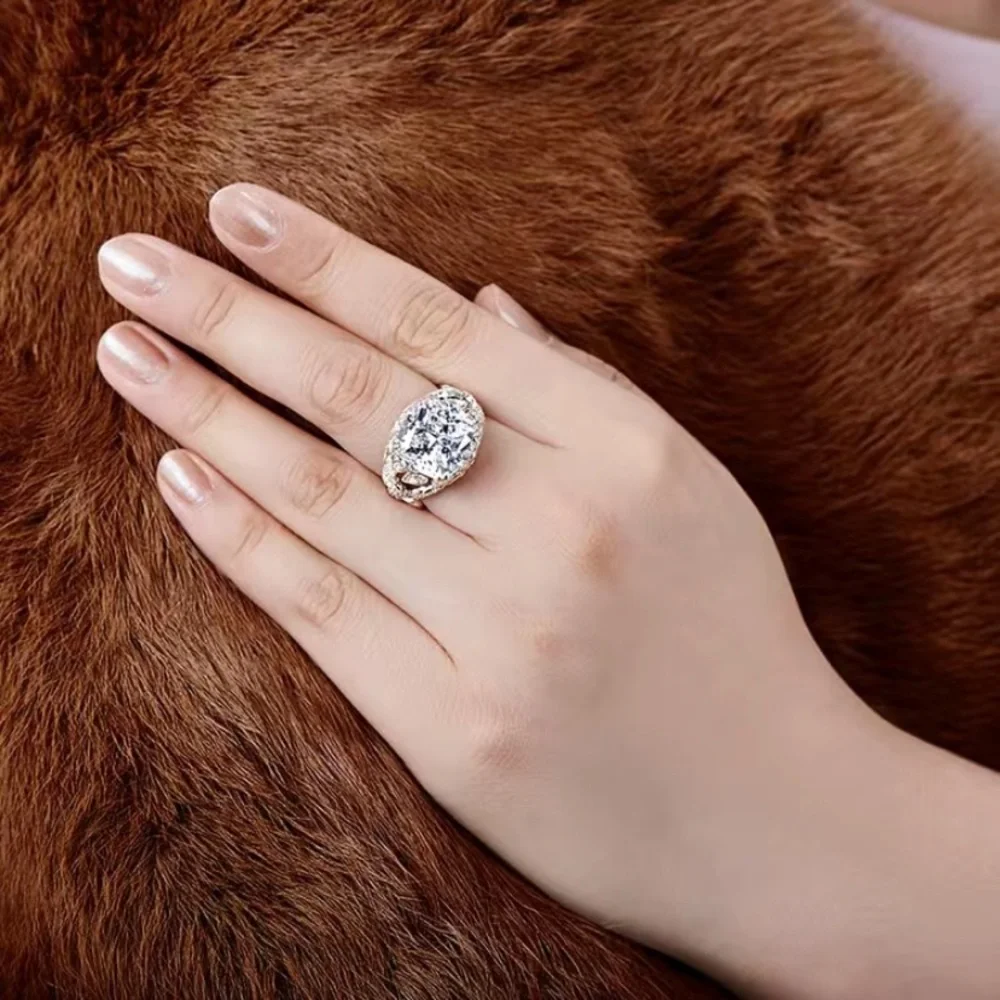 Hollow flower pattern halo‎ ring